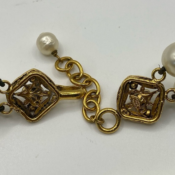 Vintage Chanel Two Strand Pearl 12mm Necklace W/Gripoix Clap - Picture 13 of 14